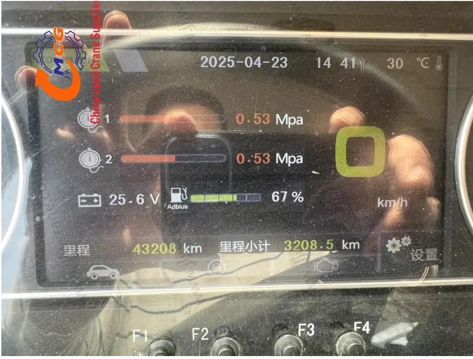 Powerful Zoomlion 50h5-2 Crane, Perfect for Construction Projects