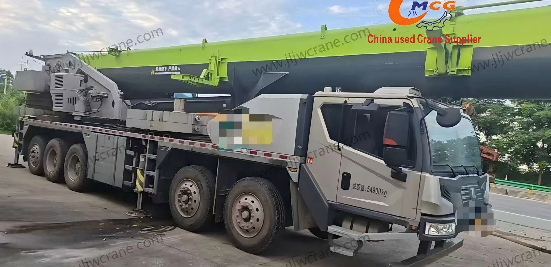 Reliable 100 Ton Used Truck Crane Zoomlion Truck Crane - Great Condition