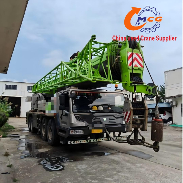 For Sale: High-performance 2021 Zoomlion 80-ton 6-section boom truck crane (used).