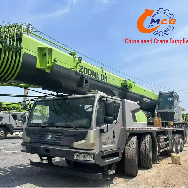 2021 Zoomlion 95-ton 7-section boom used truck crane, reasonably priced and in excellent condition.