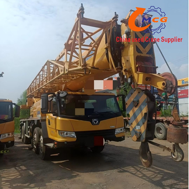 High-performance 2021 XCMG 75-ton 5-section boom used truck crane, inquiries welcome.