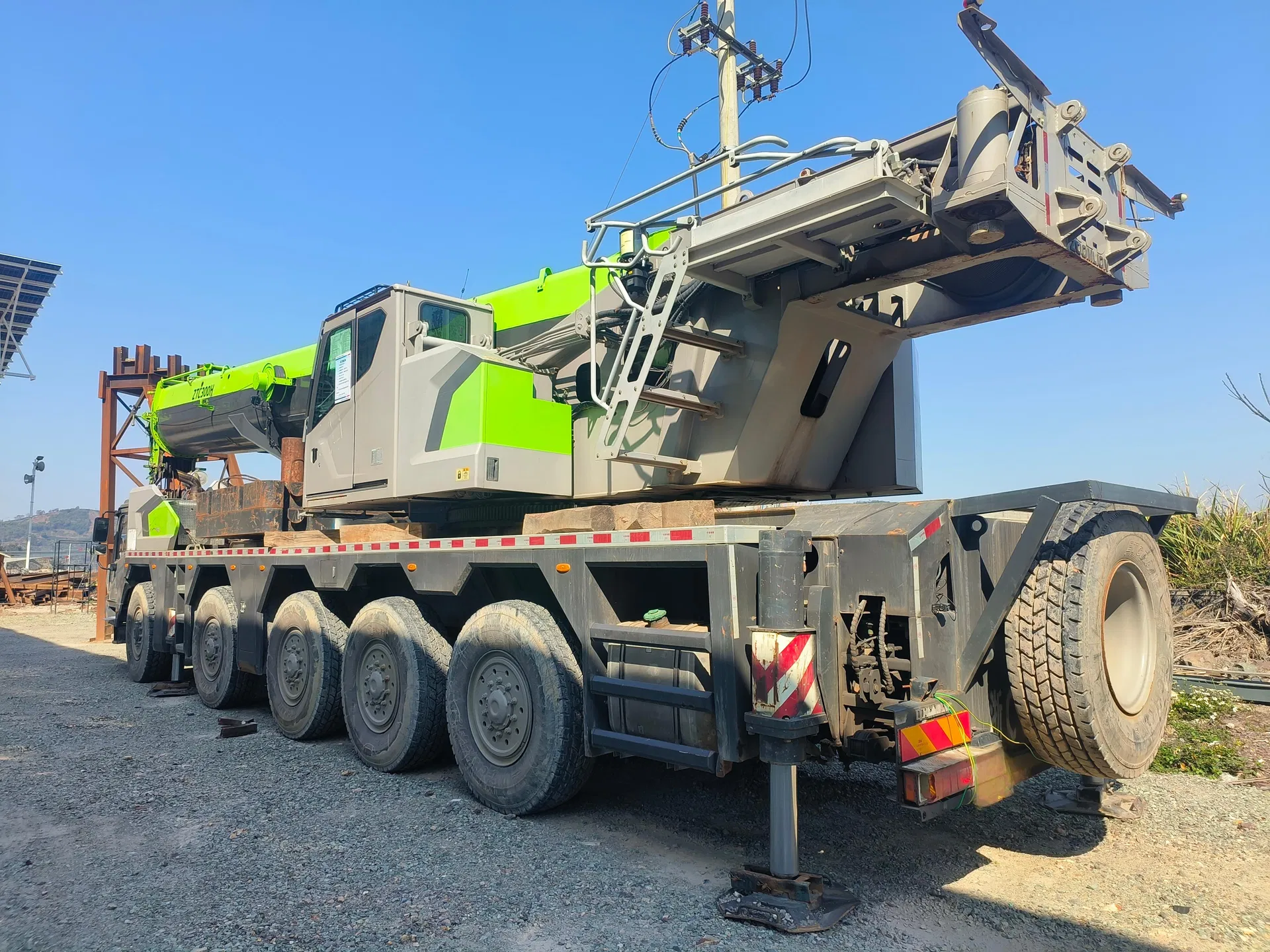 Reliable Used All-Terrain Crane Ztc1300h8 for Heavy Lifting