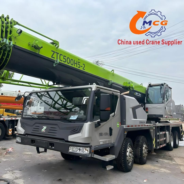 High-quality Zoomlion 50-ton ZTC500H5-2 truck crane, manufactured in 2023.