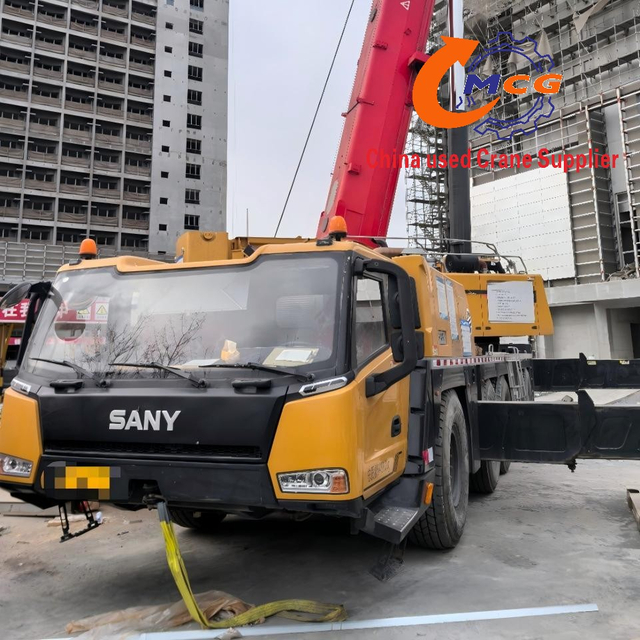 Sany 220-ton dual-engine all-terrain five-axle truck crane manufactured in 2023