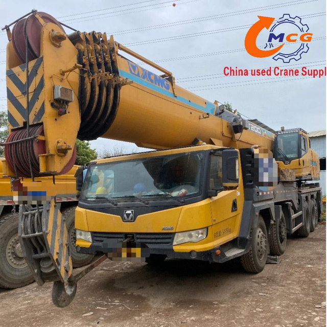 A cost-effective 2018 XCMG 100-ton, 6-section boom XCT100L6 used truck crane at a reasonable price.