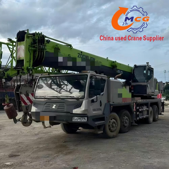 Reliable 2020 Zoomlion 35-ton 5-section boom used truck crane at a reasonable price