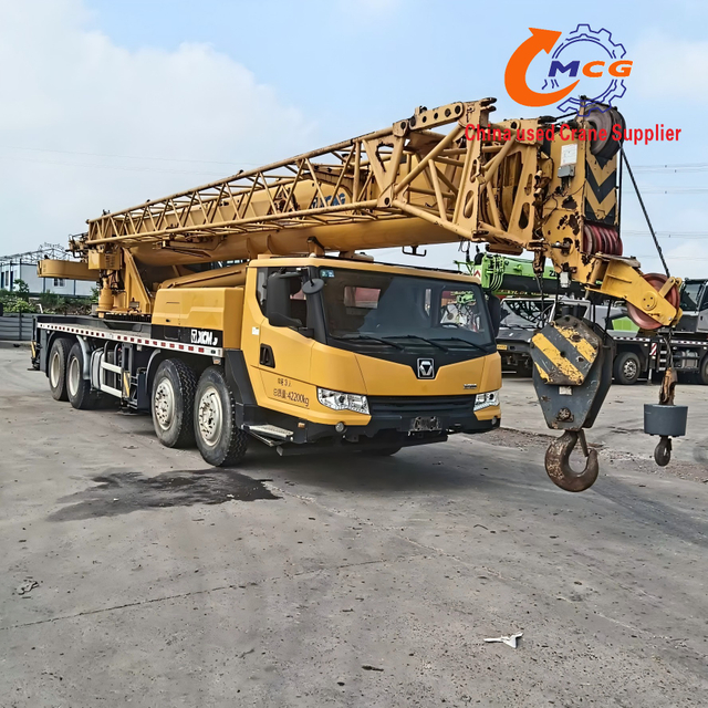 The 2025 model 100-ton 6-section boom Sany truck crane features superior performance